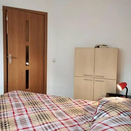 Spacious Flat, With Free Parking & Air Conditioning Floresti  Luaran gambar