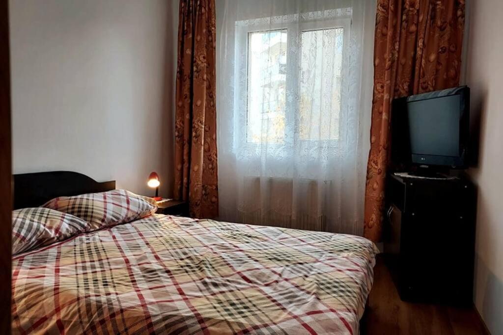 Spacious Flat, With Free Parking & Air Conditioning Floresti  Luaran gambar