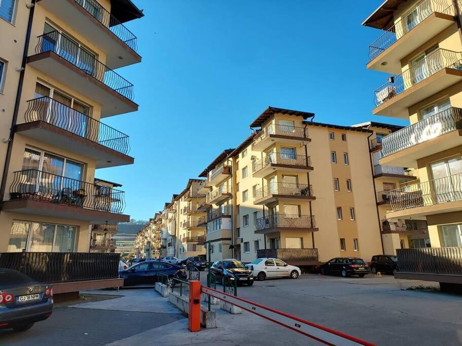 Spacious Flat, With Free Parking & Air Conditioning Floresti  Luaran gambar