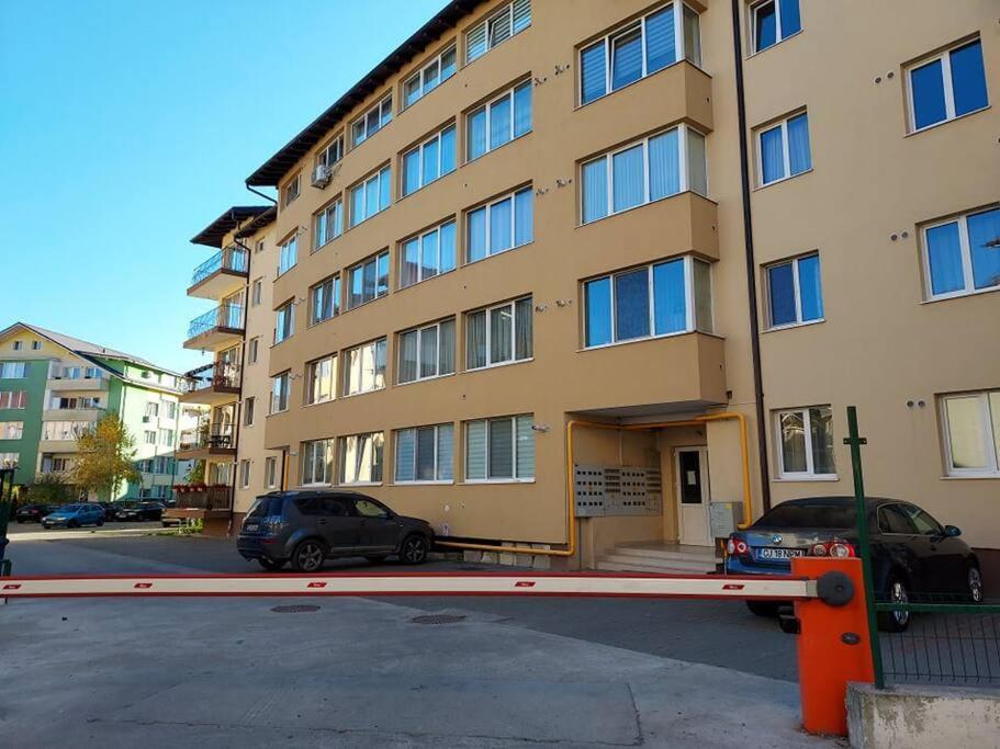 Spacious Flat, With Free Parking & Air Conditioning Floresti  Luaran gambar